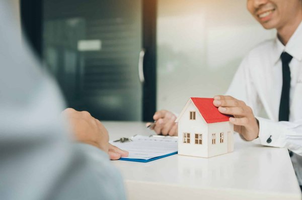 Les avantages de recourir à une agence immobilière d'entreprise à Bordeaux